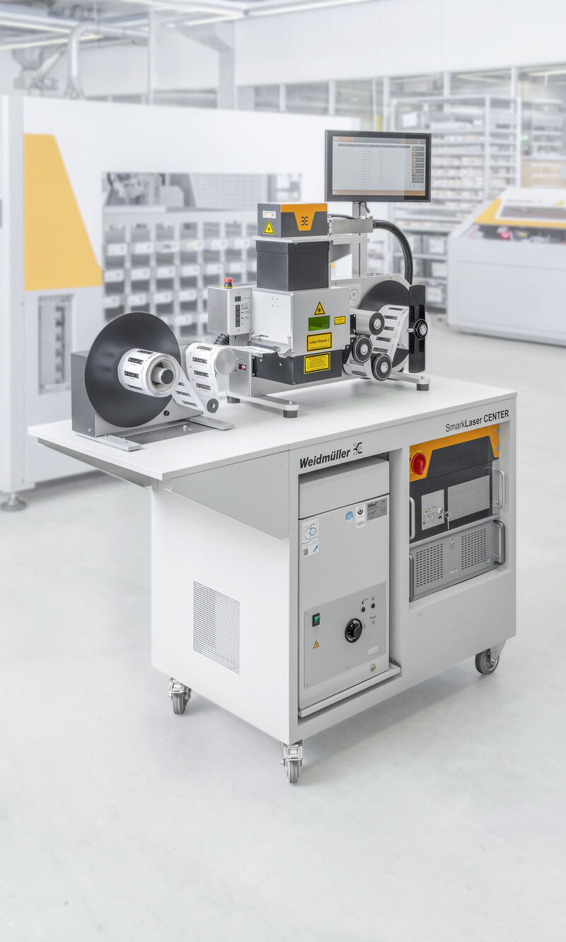 MetalliCard on roll for SmarkLaser CENTER