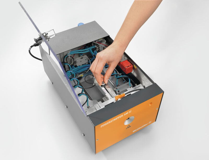 POWERSTRIPPER AM 12